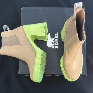 New Sorel Unique Booties sz 5.5